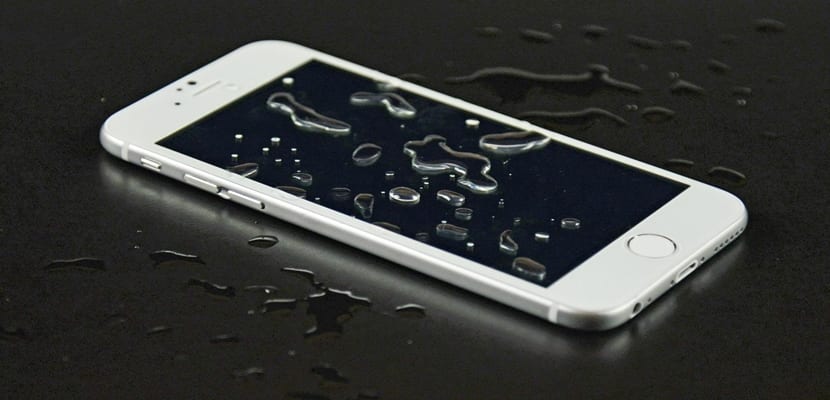 que hacer si dejas caer tu iphone en el agua 1