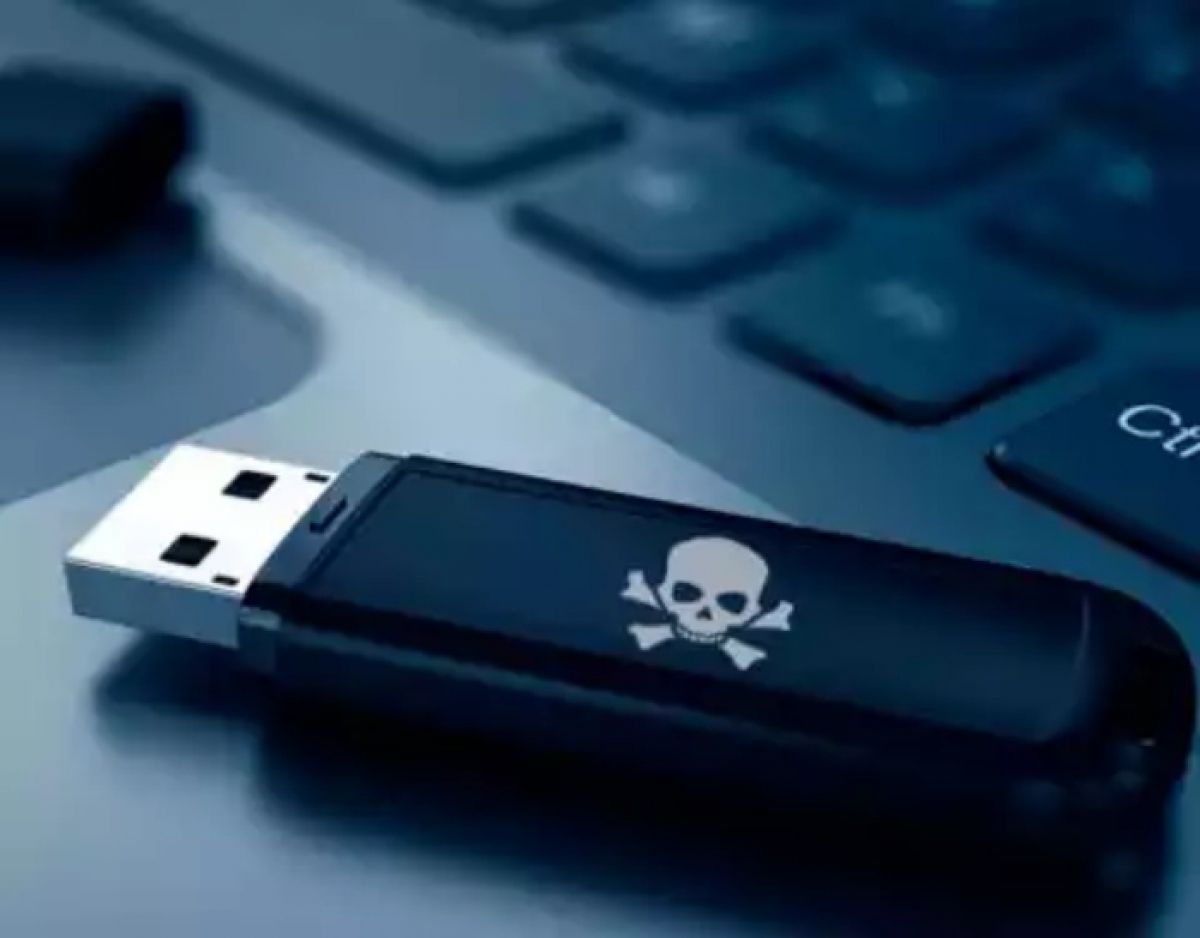¿Un virus ocultó los archivos de mi USB?