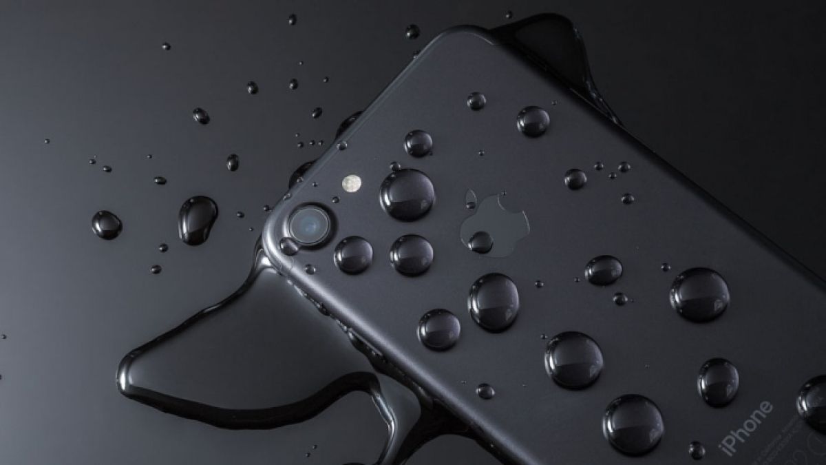 ¿Qué hacer si tu iPhone cae al agua?